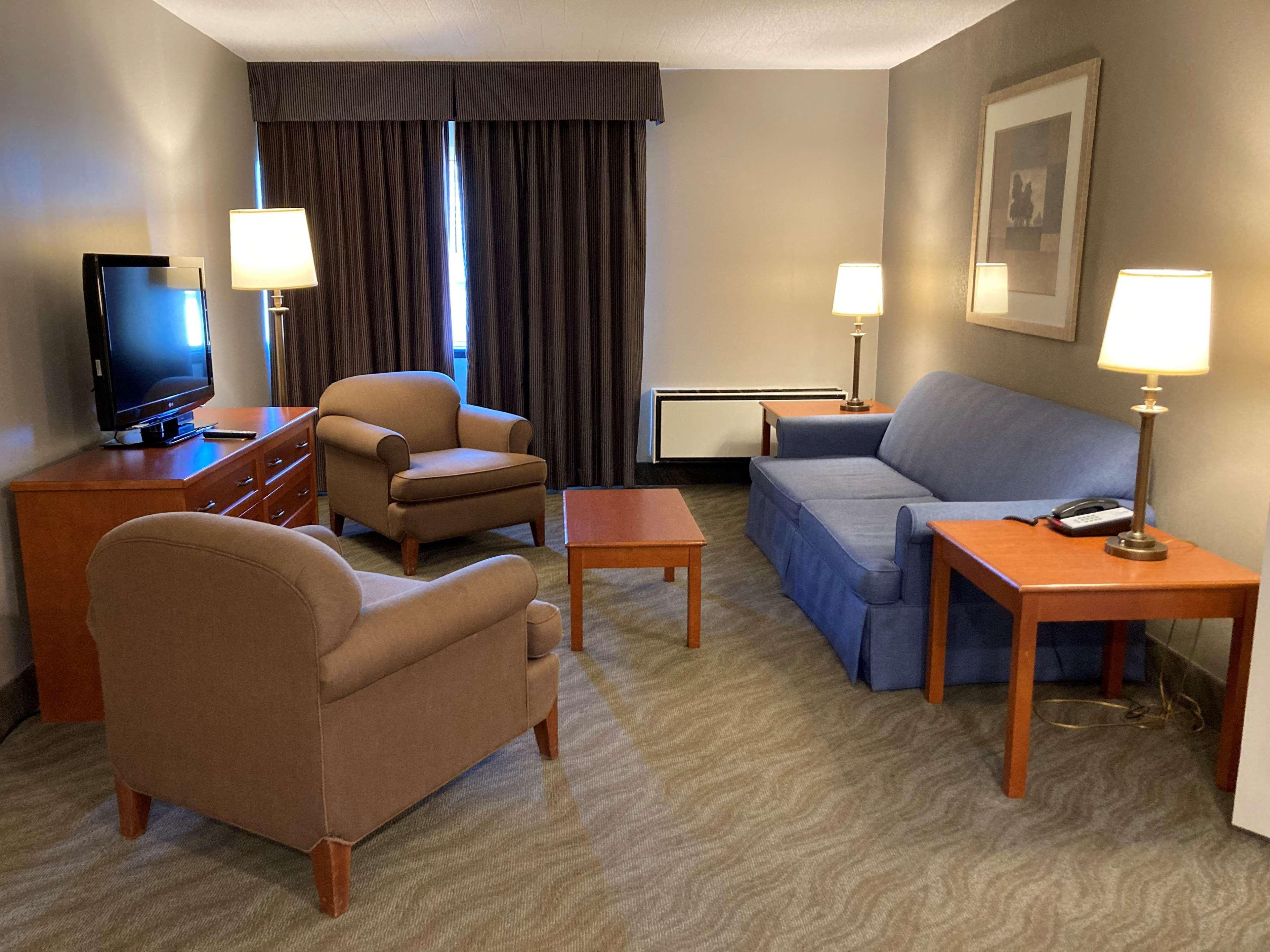 Western & Conference Centre Hotel