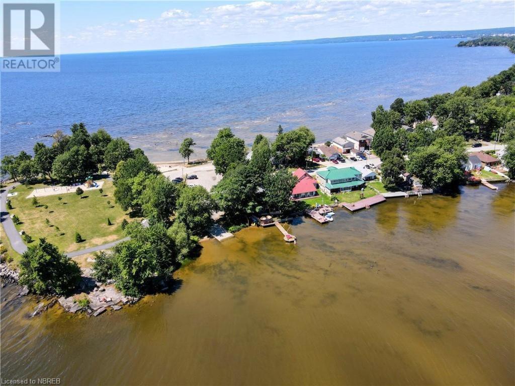 Lakefront * North Bay