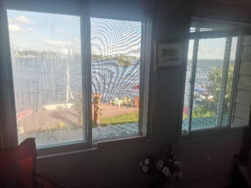 Lakefront Holiday home North Bay