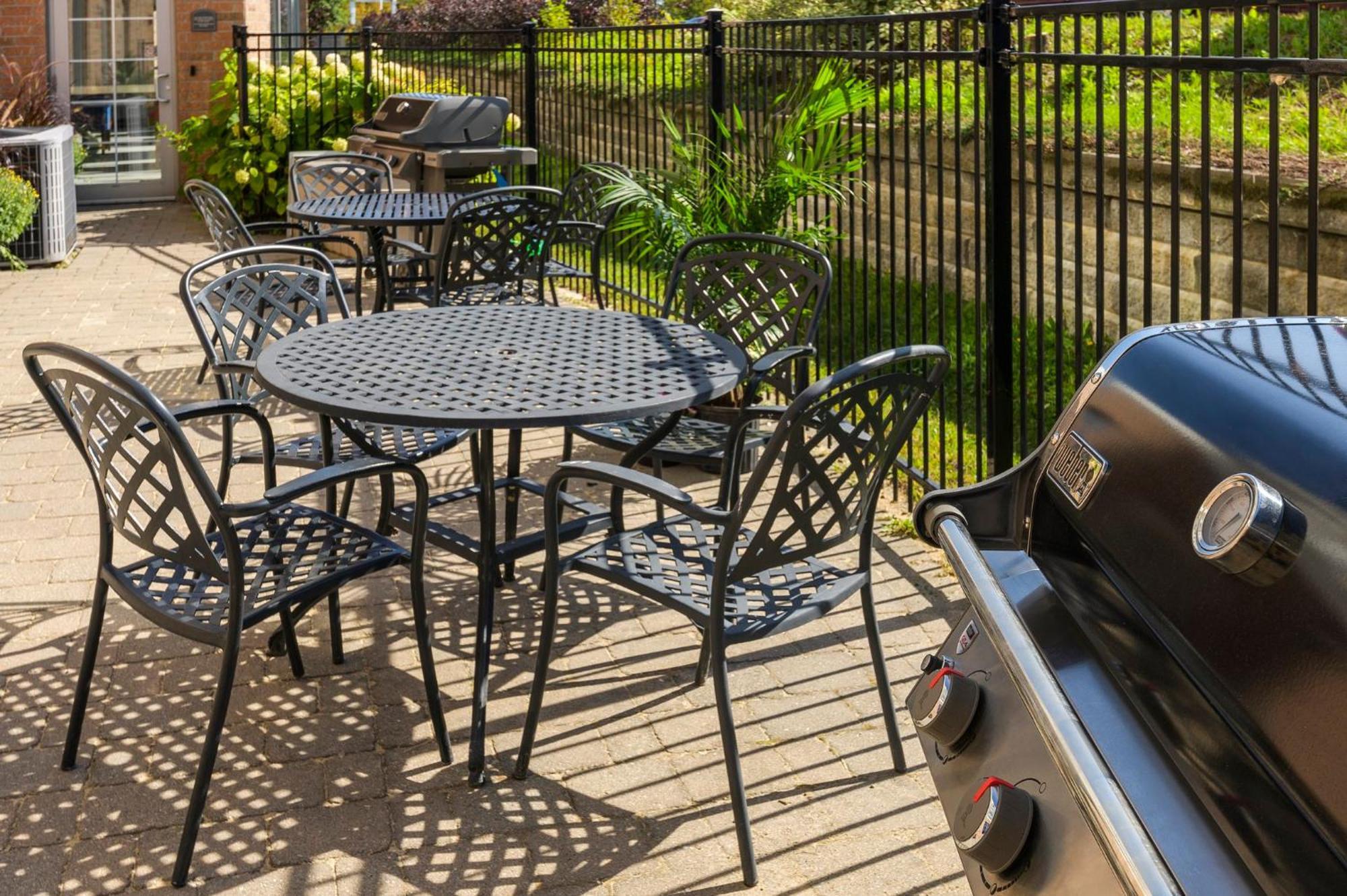 Express & By Ihg 3* North Bay