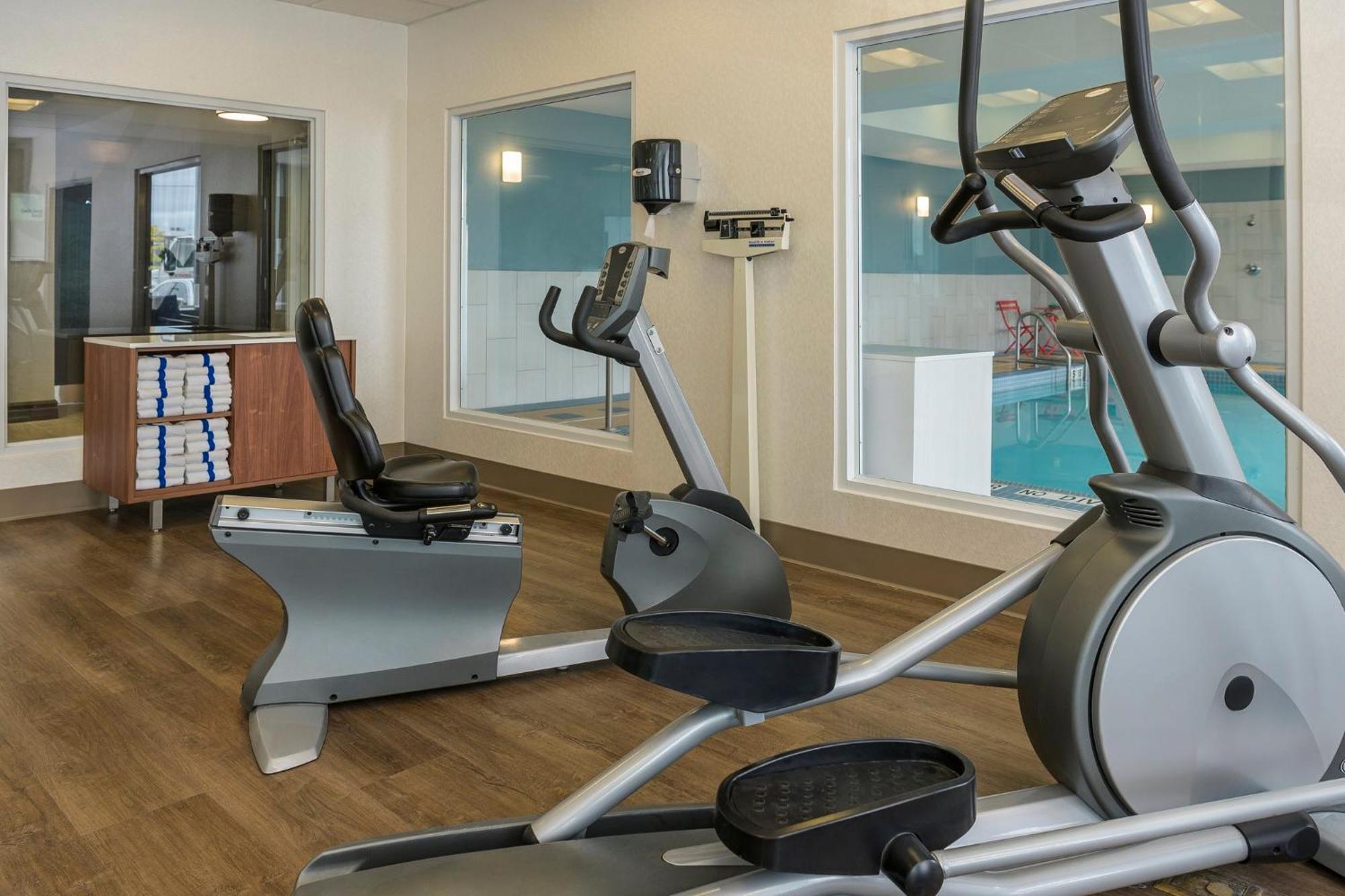 Express & By Ihg Hotel North Bay