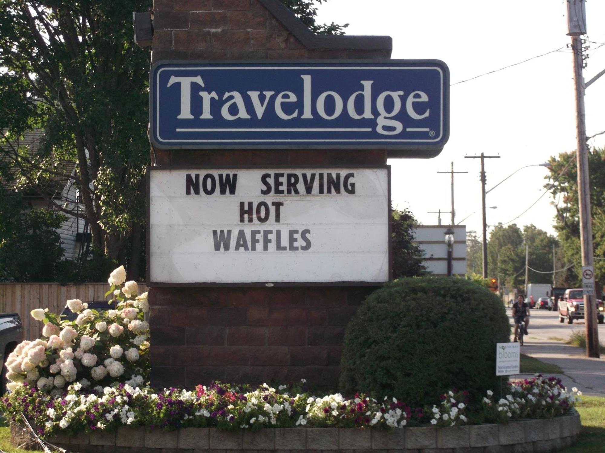 Travelodge By Wyndham Lakeshore North Bay