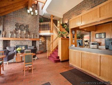 Travelodge By Wyndham Lakeshore Motel 2*