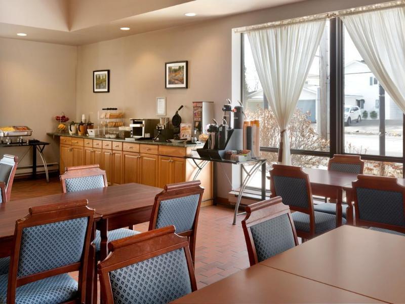 Motel Travelodge By Wyndham Lakeshore 2*
