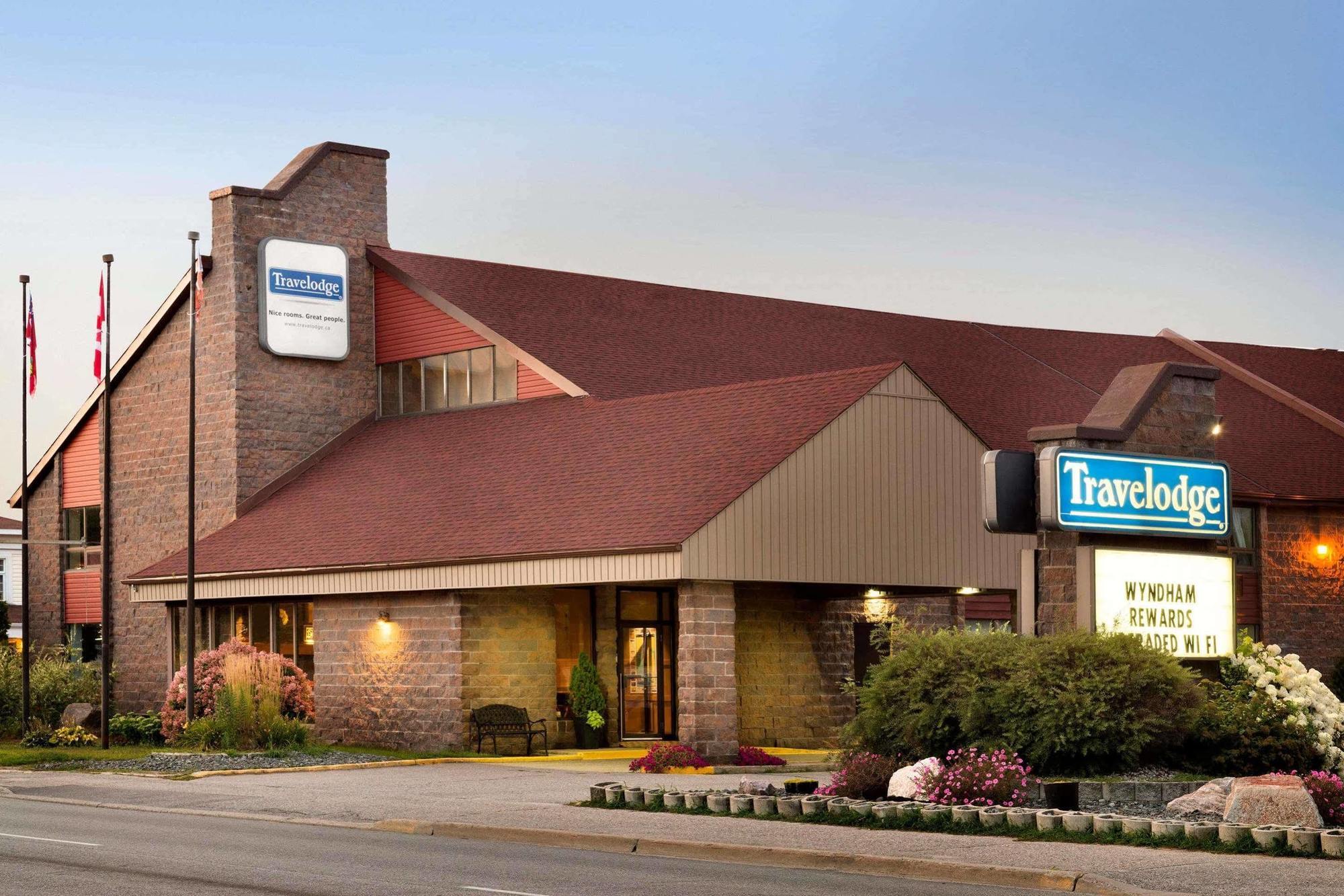 Travelodge By Wyndham Lakeshore Motel North Bay