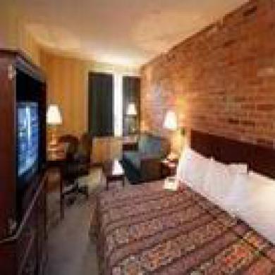Travelodge By Wyndham Lakeshore