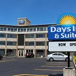 Days Inn & Suites By Wyndham North Bay Downtown